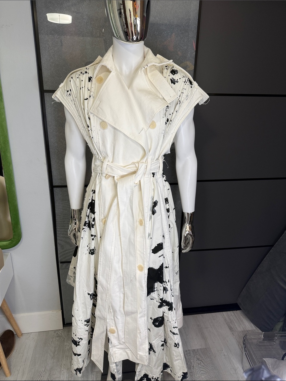 Maison Blanche oversized sleeveless trench